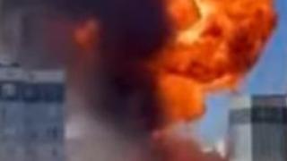 Бензиностанция в Новосибирск се запали! Гръмнаха и резервоари ВИДЕО