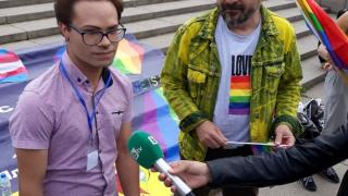 Гей активистът Руси Милев проговори за скандала с наръгания си брат