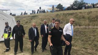  Самолет със 150 души на борда кацна аварийно над село Поленица и избухна в пламъци ВИДЕО