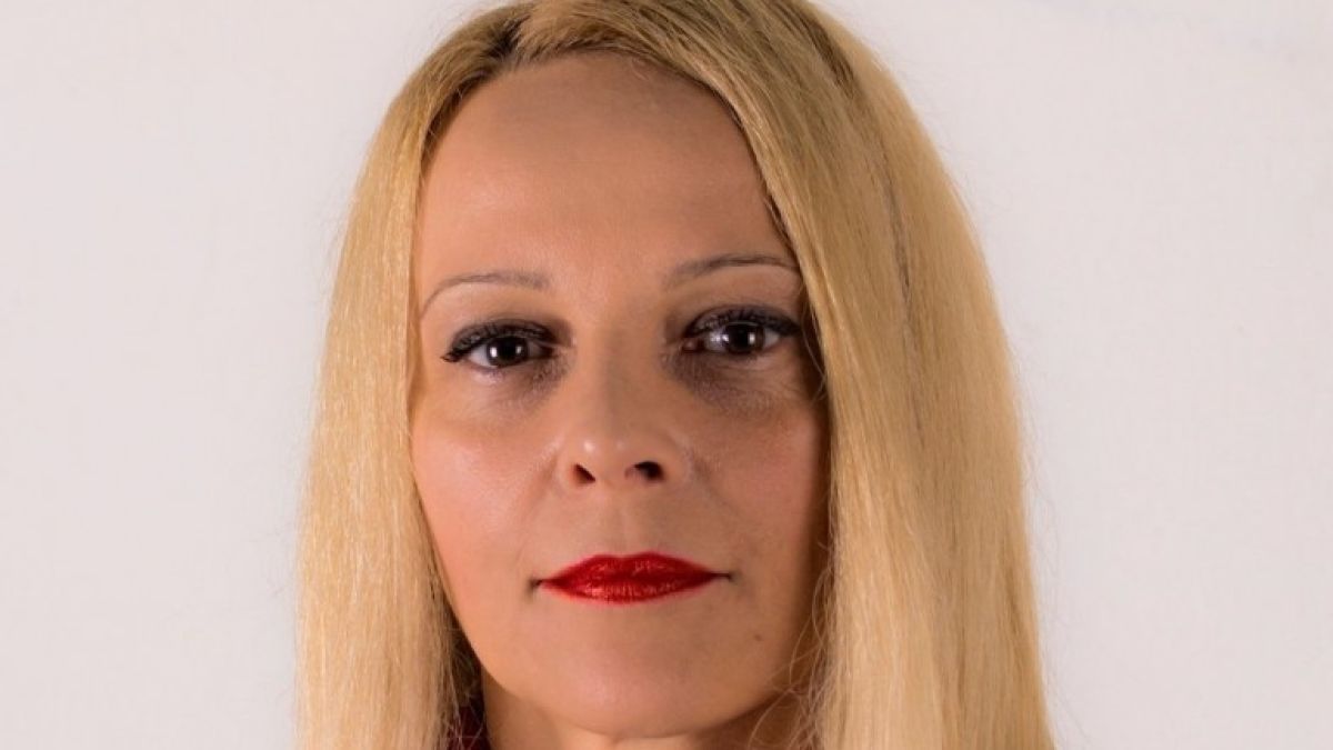 Хора на Манолова и Христо Иванов се хванаха за гушите заради...
