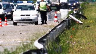 Адско меле на "Хемус": Мъж загина след удар в билборд и рязане на ламарини
