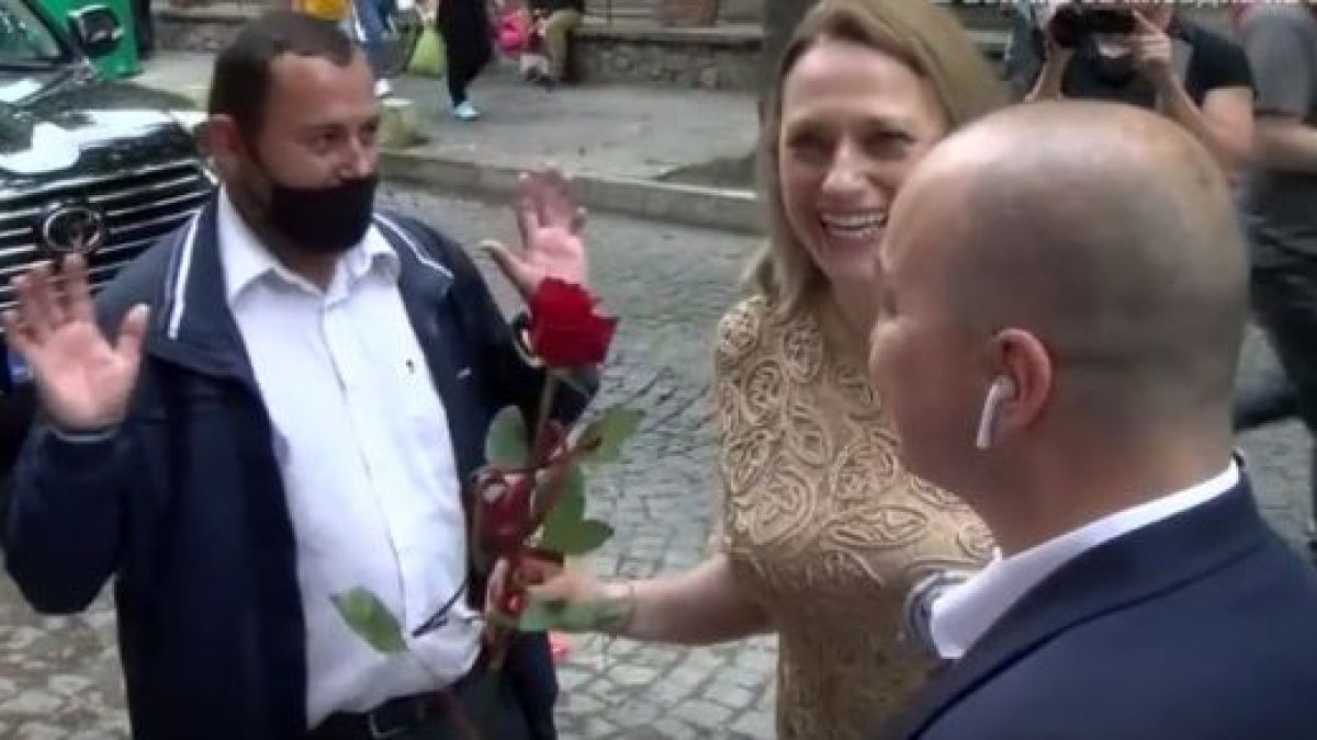 Ива Митева не е на себе си, ето какво й се случи в Пловдив СНИМКА