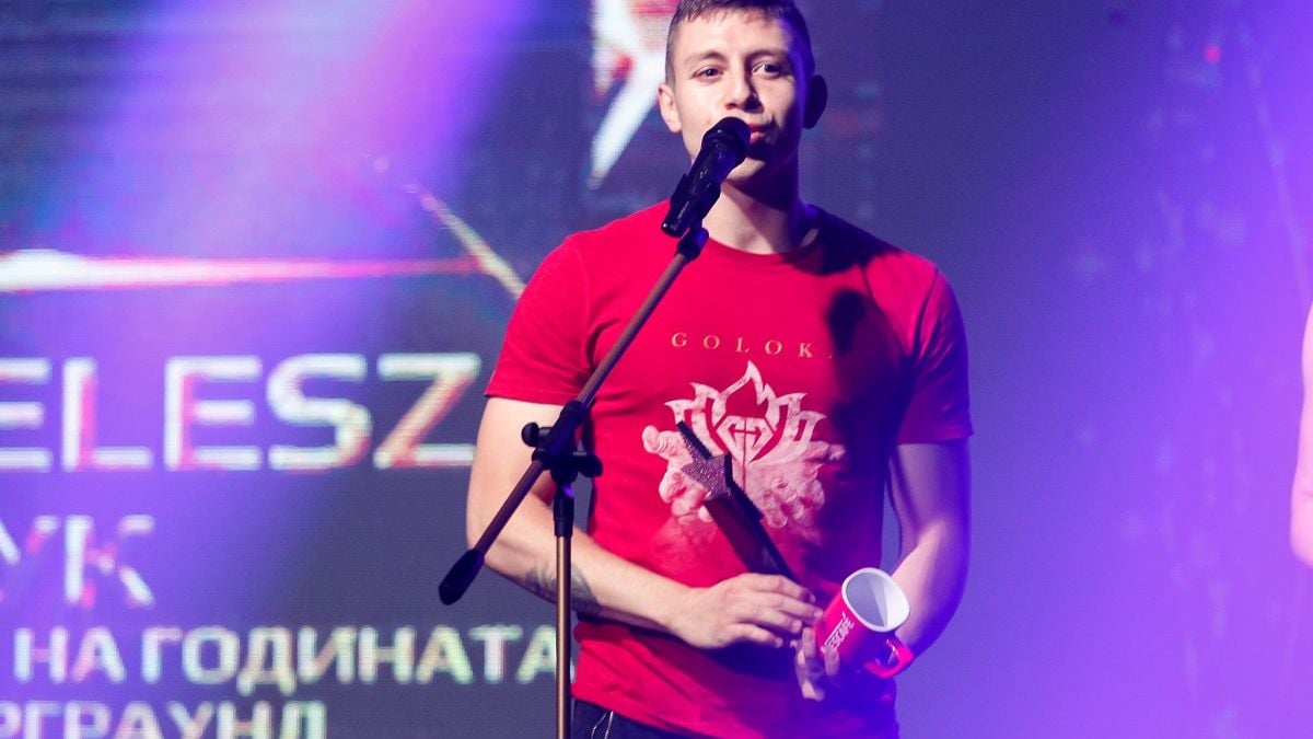Nescafe 3 in1 връчи наградата на младата хип-хоп звезда Homelesz за най-добър видео клип на тазгодишните 359 Hip Hop Awards