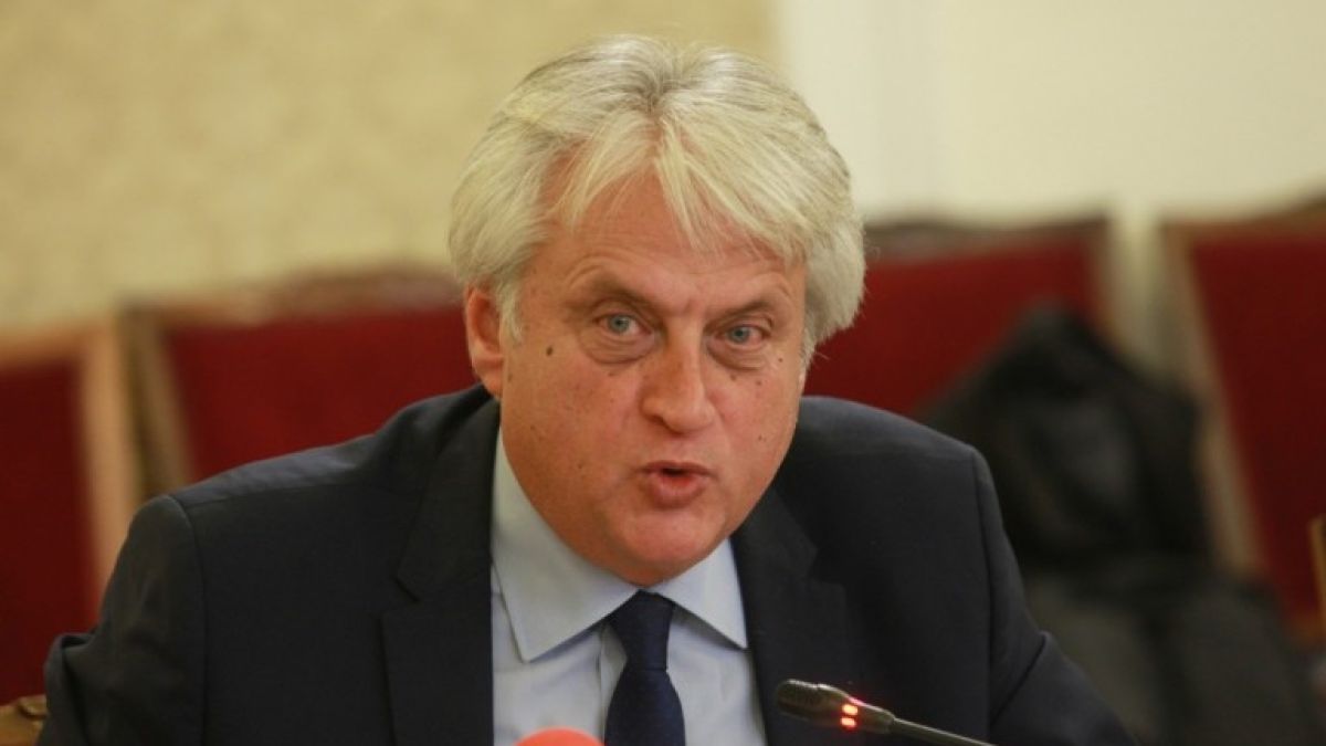Рашков праща цивилни полицаи да дебнат зад храстите за купуване на гласове