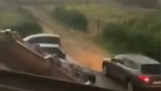 Най-малко 150 души пострадаха при торнадо в Чехия ВИДЕО