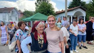 Ангелкова с вълнуващо преживяване и топли думи в Бели Искър СНИМКИ