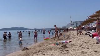 От времето на соца такова чудо не се е случвало на плажа в Бургас ВИДЕО