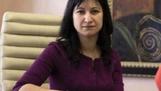 Отстранената шефка на „Напоителни системи“ проговори за кариерата си в поп фолка и се закани да съди...