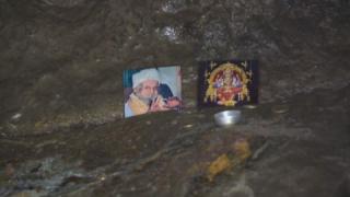 Шок в Татул! Голи сектанти танцуват в прочута пещера край селото