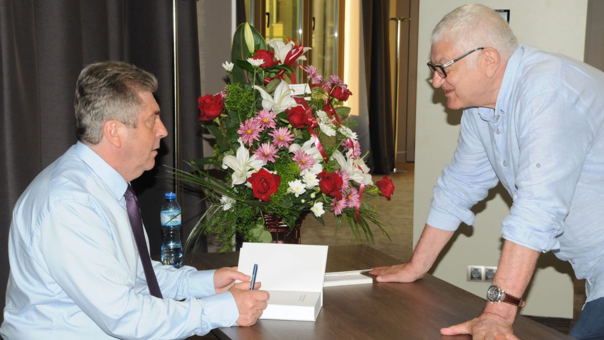Георги Първанов представи новата си книга в Бургас