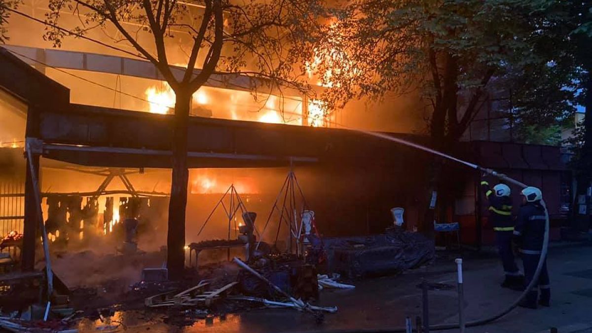 Огнен ад в центъра на Перник, появиха се страшни СНИМКИ