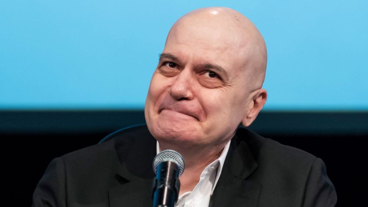 Слави проговори за едни пари след скандалните обвинения на Божков към партията му