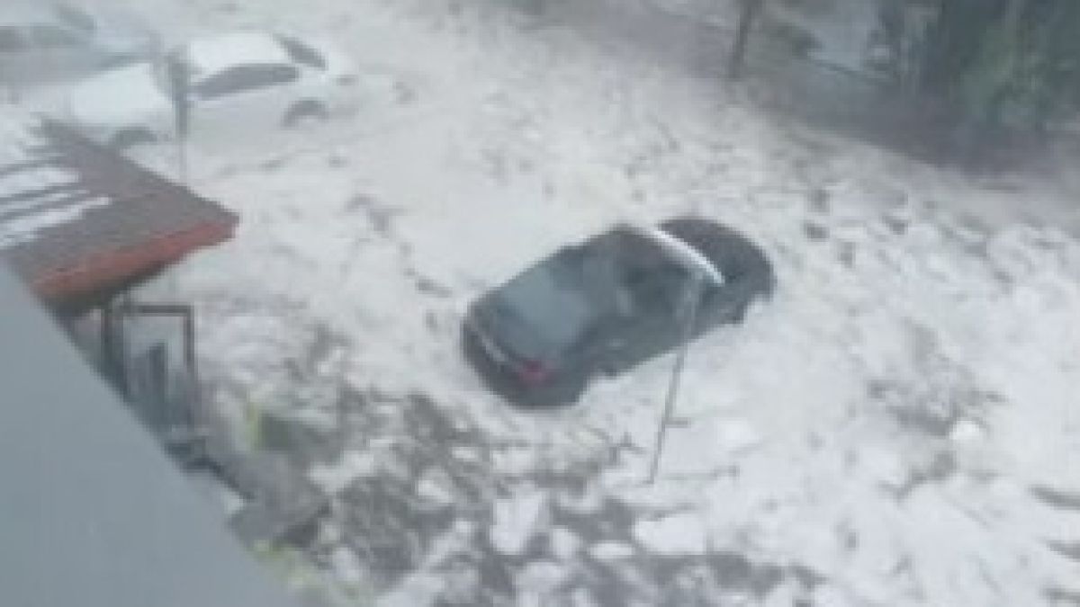 Апокалипсис в Мадан! Страшна градушка удари града, всичко е под вода ВИДЕО