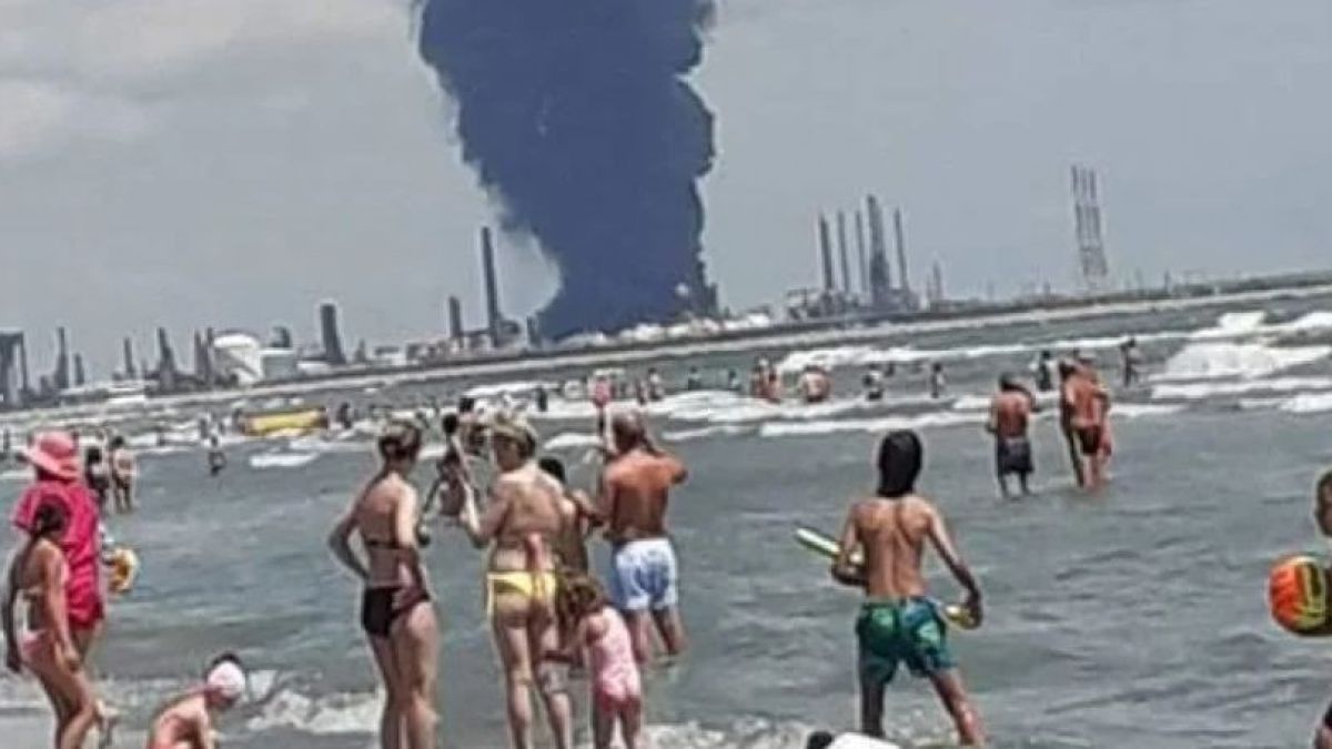 Ето какво се случва в България след експлозията в най-голямата румънска рафинерия ВИДЕО