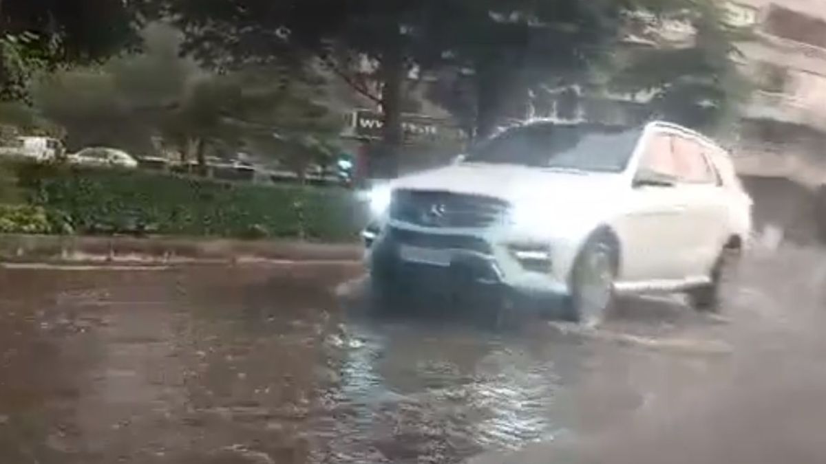 По Черноморието е страшно! Колите в Несебър плуват, а в Поморие... ВИДЕО