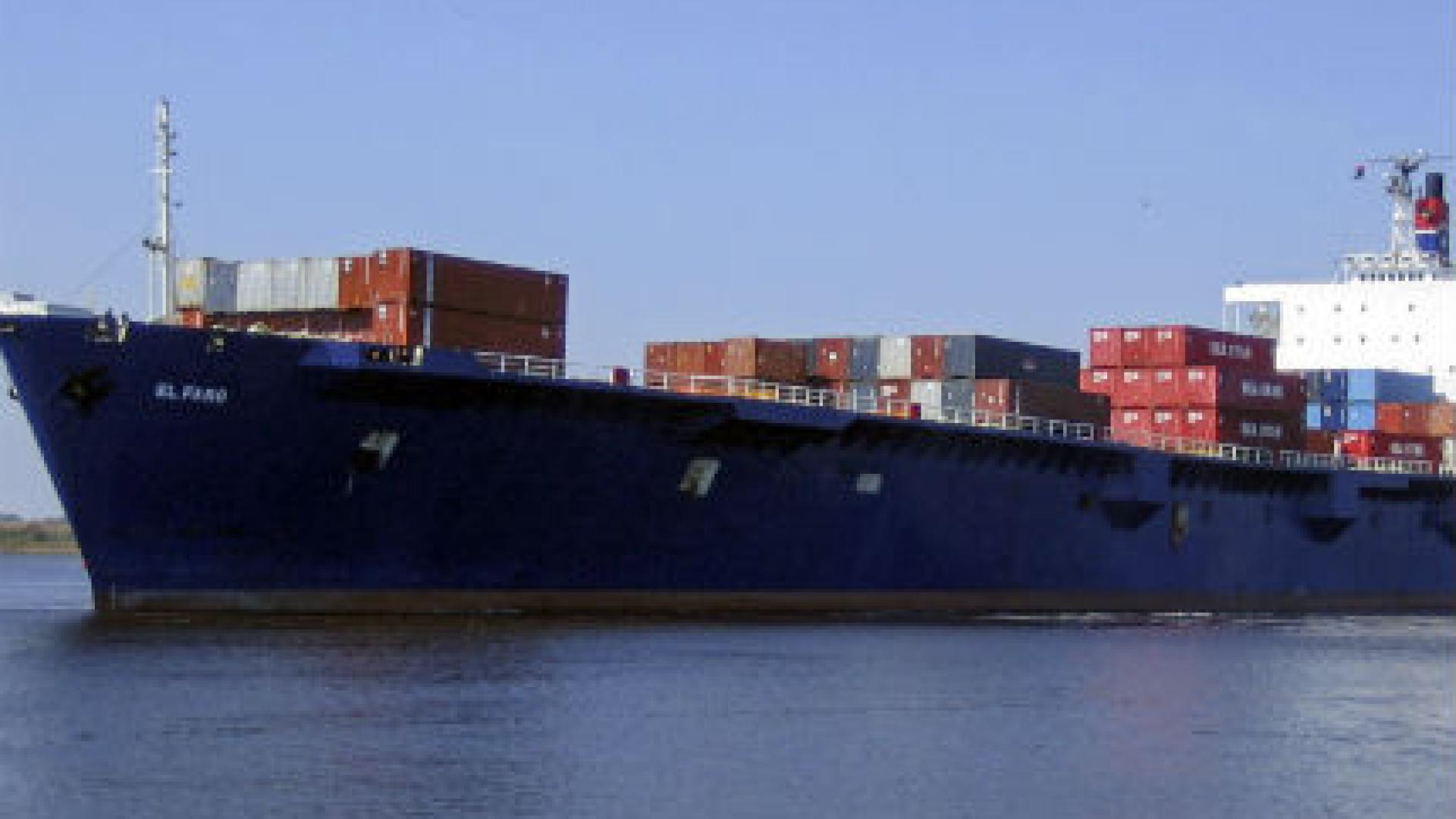 Драма в Индийския океан! Обстрелваха товарен кораб 