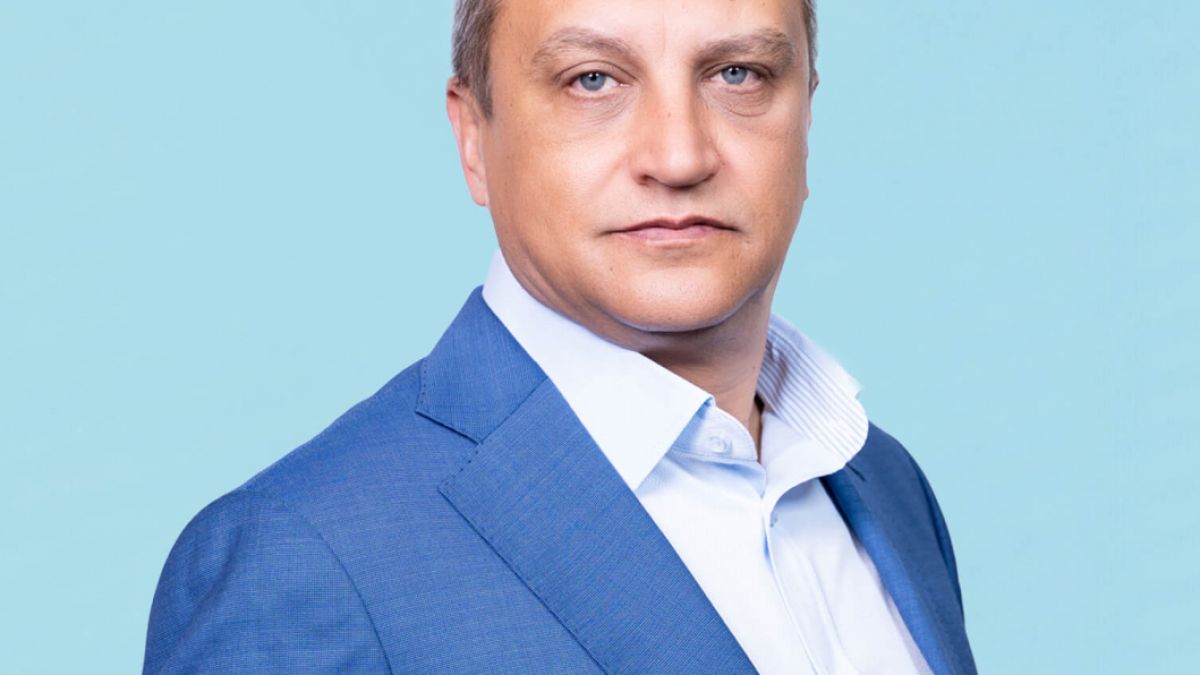Слави Трифонов с жесток удар в Благоевград седмица преди парламентарните избори