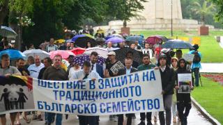 Милена Славова пя в защита на християнското семейство и децата във Варна