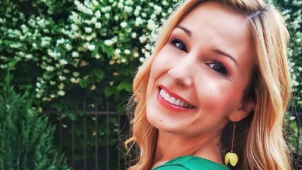 Николета Маданска се разсъблече СНИМКИ 18+