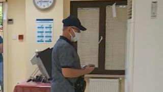Куриоз: В Турция мъж се опита да гласува… с климатика ВИДЕО 