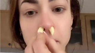 Опасно ВИДЕО в мрежата, лекари бият тревога: Не го правете!