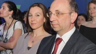 Анализатор от Осло предупреди: Кабинетът на Слави носи още грабеж и беднотия!