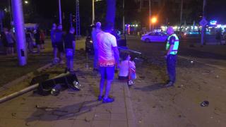 Шофьор рани двама младежи и си плю на петите в Пловдив, а после... СНИМКИ