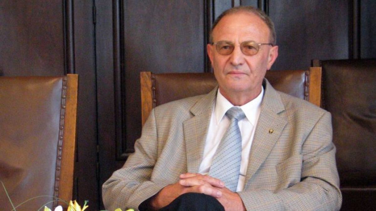 Проф. Топалов: Ако направим като гърците, Скопие бързо ще клекне