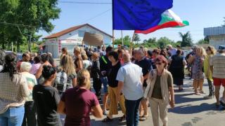 Напрежението ескалира: Жителите на добричко село се бунтуват