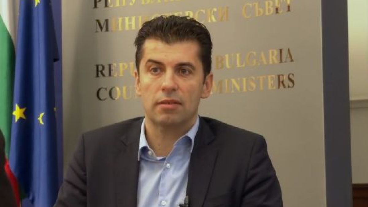 Потребители гневни от нагласени въпроси към Кирил Петков във фейсбук НА ЖИВО