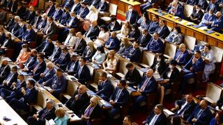 Секирата на Митева е факт! Депутатите няма да...