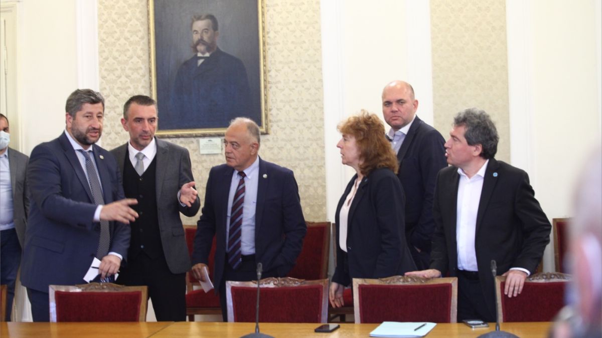 ИТН и ДБ си стиснаха ръцете! Умуват за изчегъртването и... СНИМКИ
