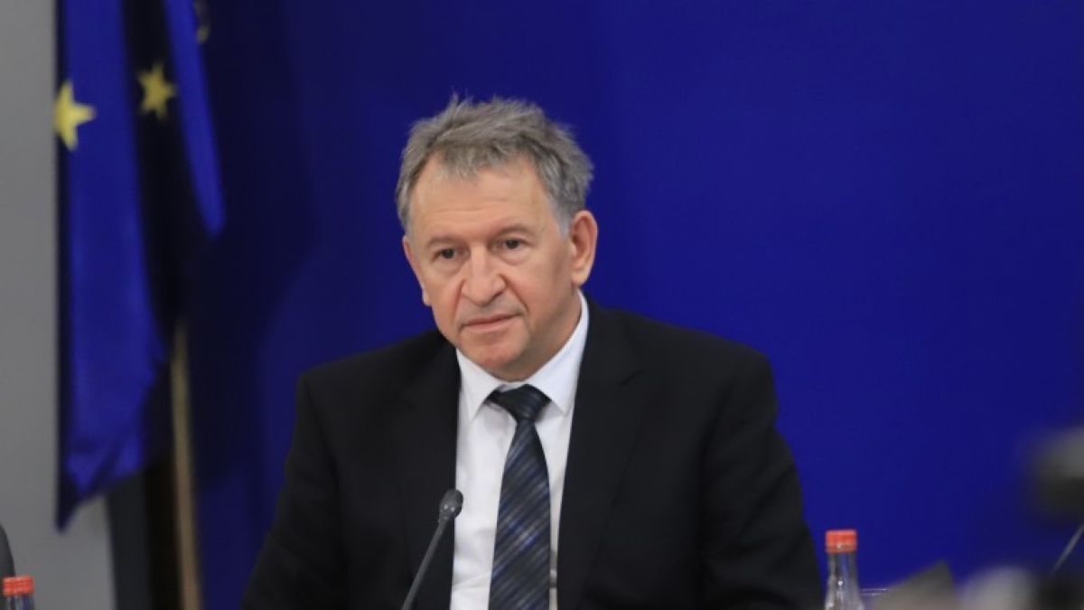 Стойчо Кацаров награди служители в Габрово за поставяне на ваксини
