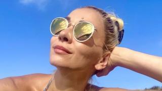 Нети предизвика сърцебиене с тази поза на плажа СНИМКА 18+