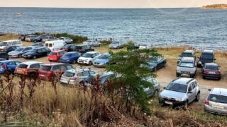 Отвратително безобразие: На този БГ плаж ти осакатяват колата, ако не цакаш 5 лв