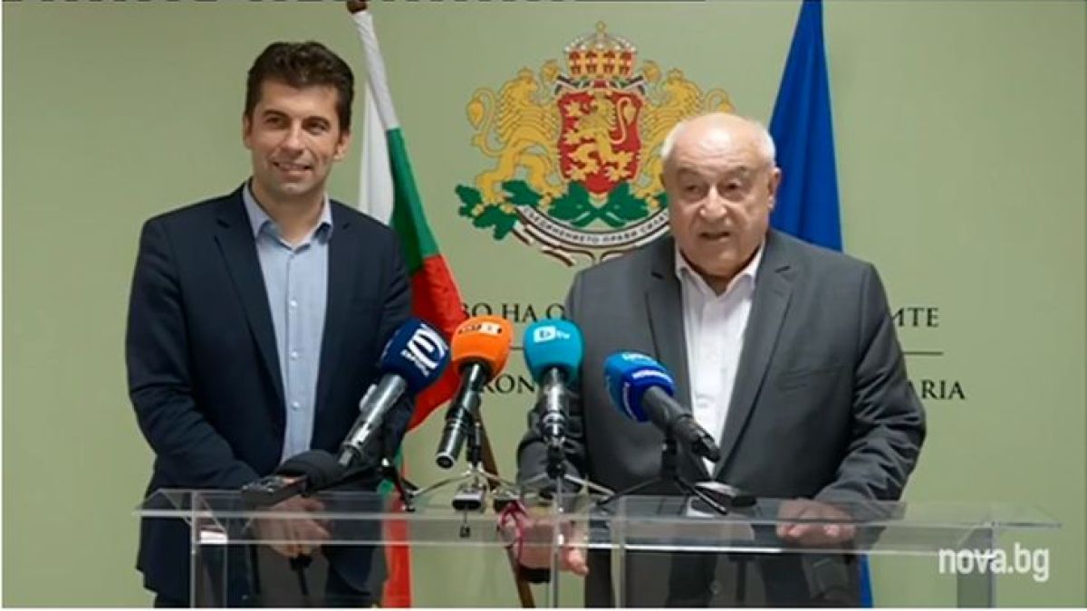 Служебен министър се хвали: Аз и цялото правителство имаме големи топки ВИДЕО