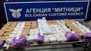 Митничари провериха ТИР на ГКПП "Дунав мост" и онемяха