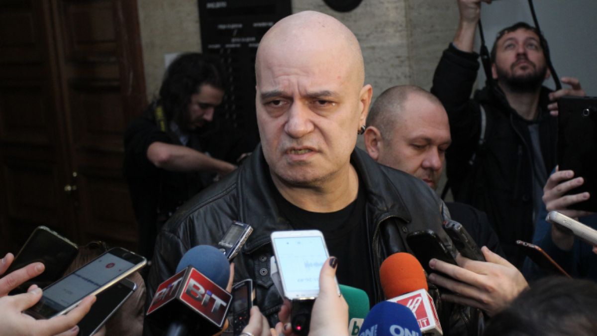 Андролова за Слави: Според вас това нормално ли е?