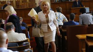 Манолова си изми ръцете: Ако няма правителство, "Има такъв народ" ще са виновни