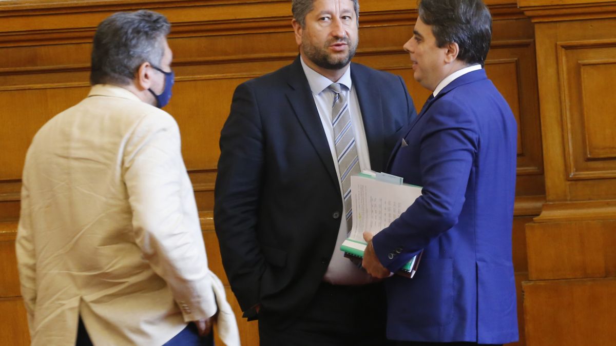 Юрист, работил при Радев срази ДБ
