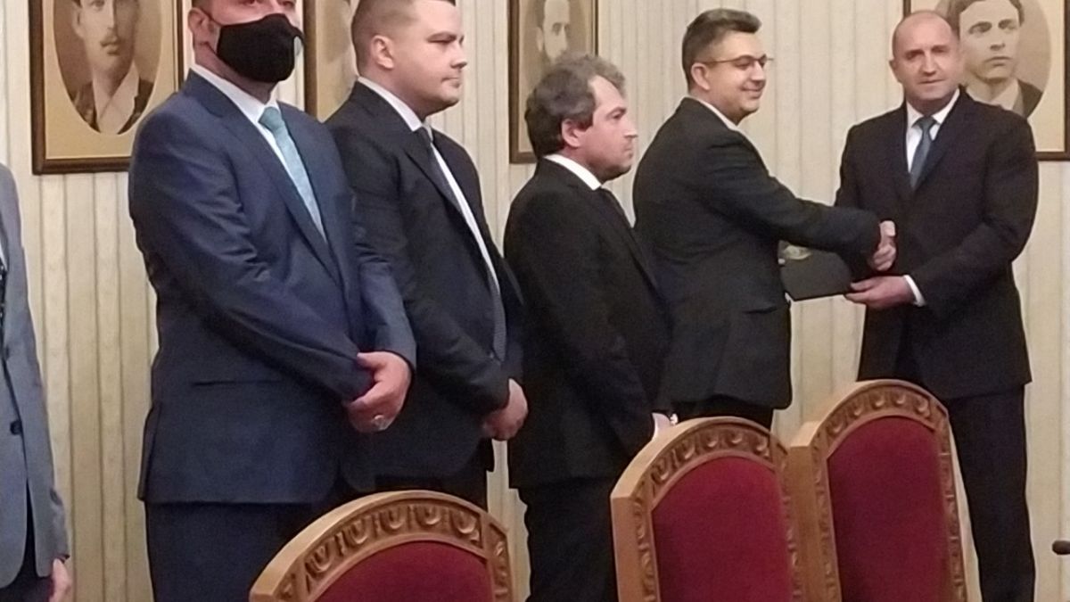 Невероятни разкази и пикантни разкрития от родните места на Пламен Николов ВИДЕО
