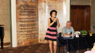 Не е за вярване каква красавица е жената на премиера на ИТН и с какво се занимава СНИМКИ
