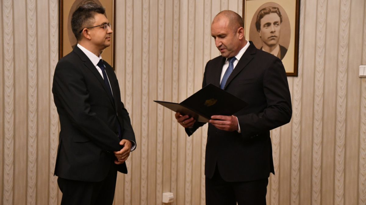 Алена с мрачен хороскоп как Пламен Николов ще погуби ИТН, а Радев...