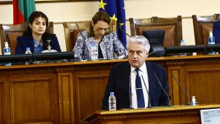 МВР в паника! Бойко Рашков лично повишил отговорника за бруталните кадри под колоните на МС