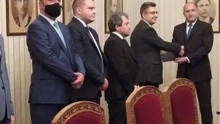 Третият мандат за кабинет - как ще се завърти рулетката и при кого ще спре?  