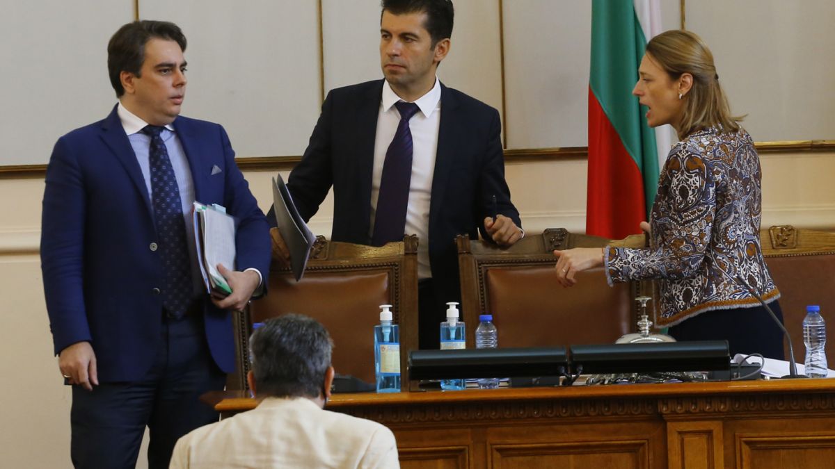 Христо Стоянов: Бaща - канадец и син... изчегъртач-консултант, назначен от Румен Радев 