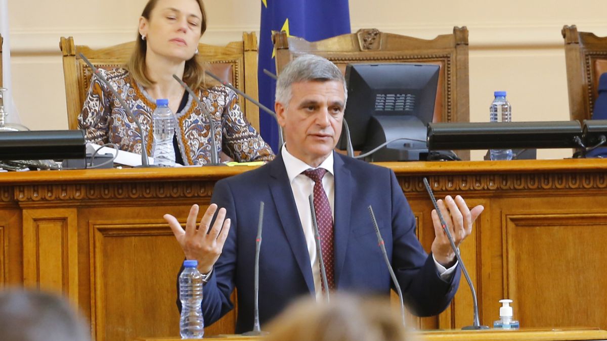 Страсти в НС: Стефан Янев отговори на ГЕРБ за икономическия срив в България