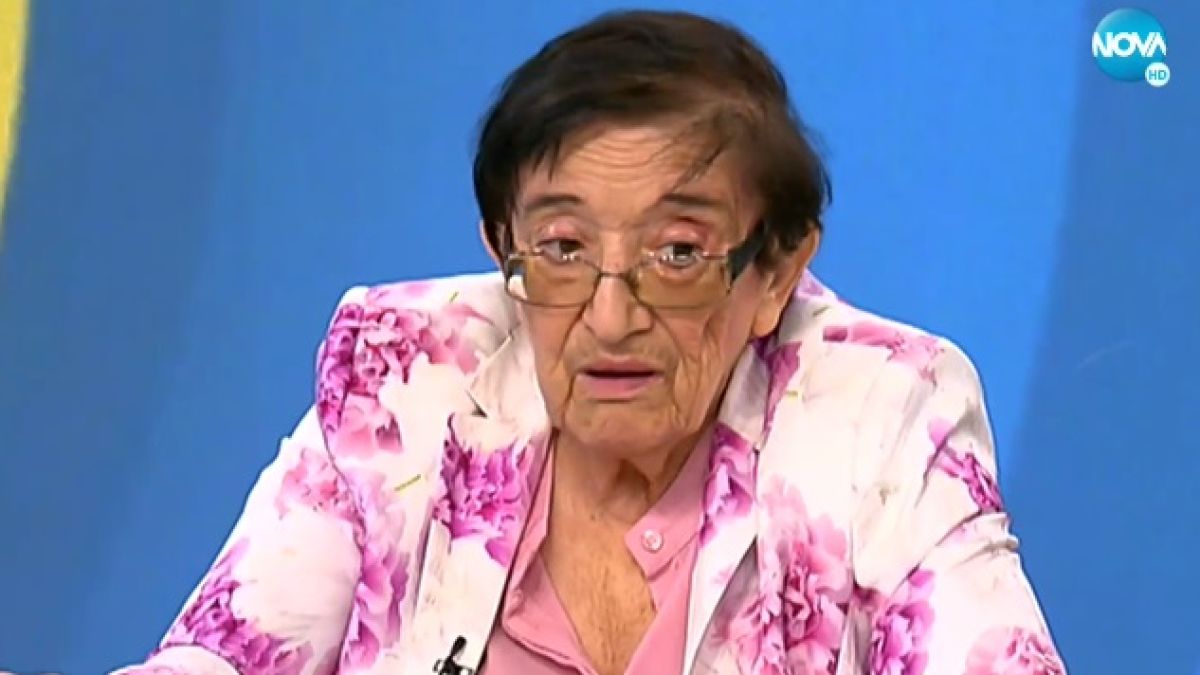 Мика Зайкова захапа Асен Василев: Това вече е направо порнография