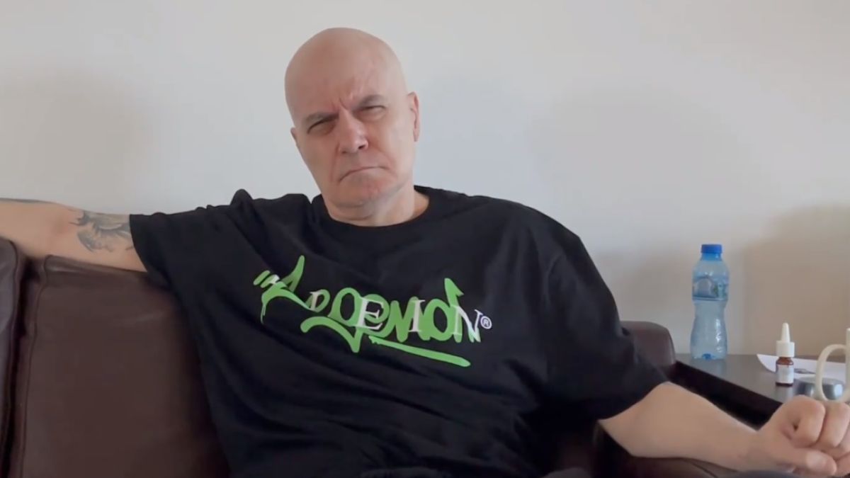 Мрежата гръмна след интервюто на Слави от дивана