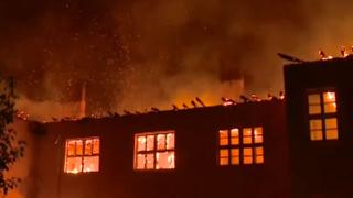 Огромен пожар изпепели 15 къщи в Долно село ВИДЕО